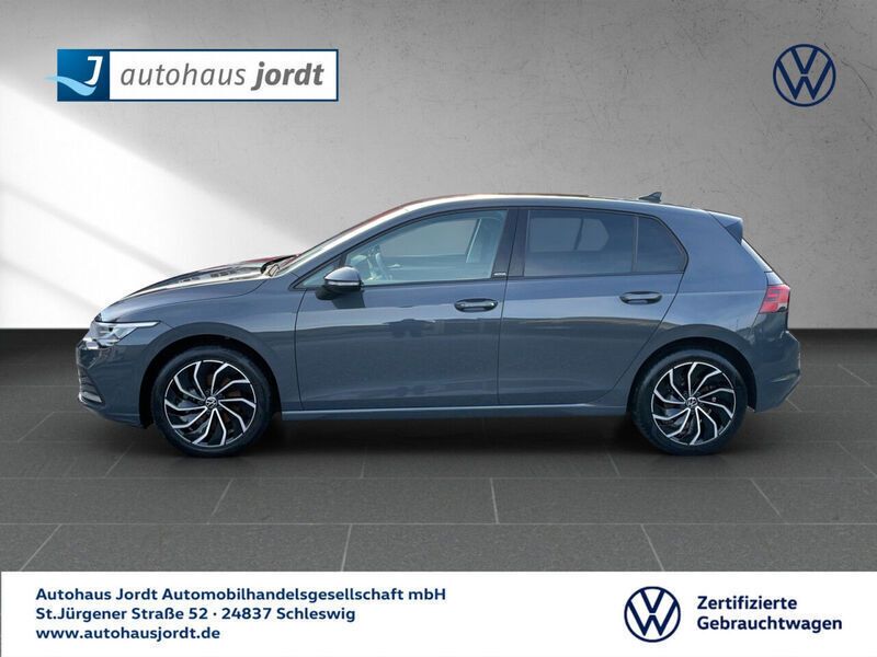 Gebraucht VW Golf VIII Active 131 PS (96 kW) 2021 Grau Limousine
