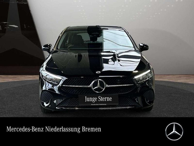 Schwarz Gebraucht 2024 Mercedes A180 Progressive Limousine | 27.490 € (Guter Preis) - Bild 1/3