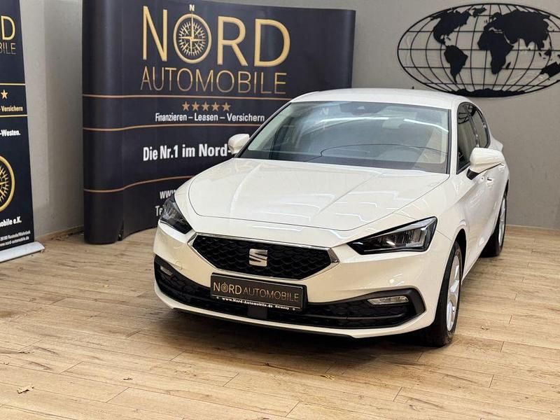 Candy weiss Gebraucht 2022 Seat Leon Style Limousine | 19.489 € (Guter Preis) - Bild 1/3