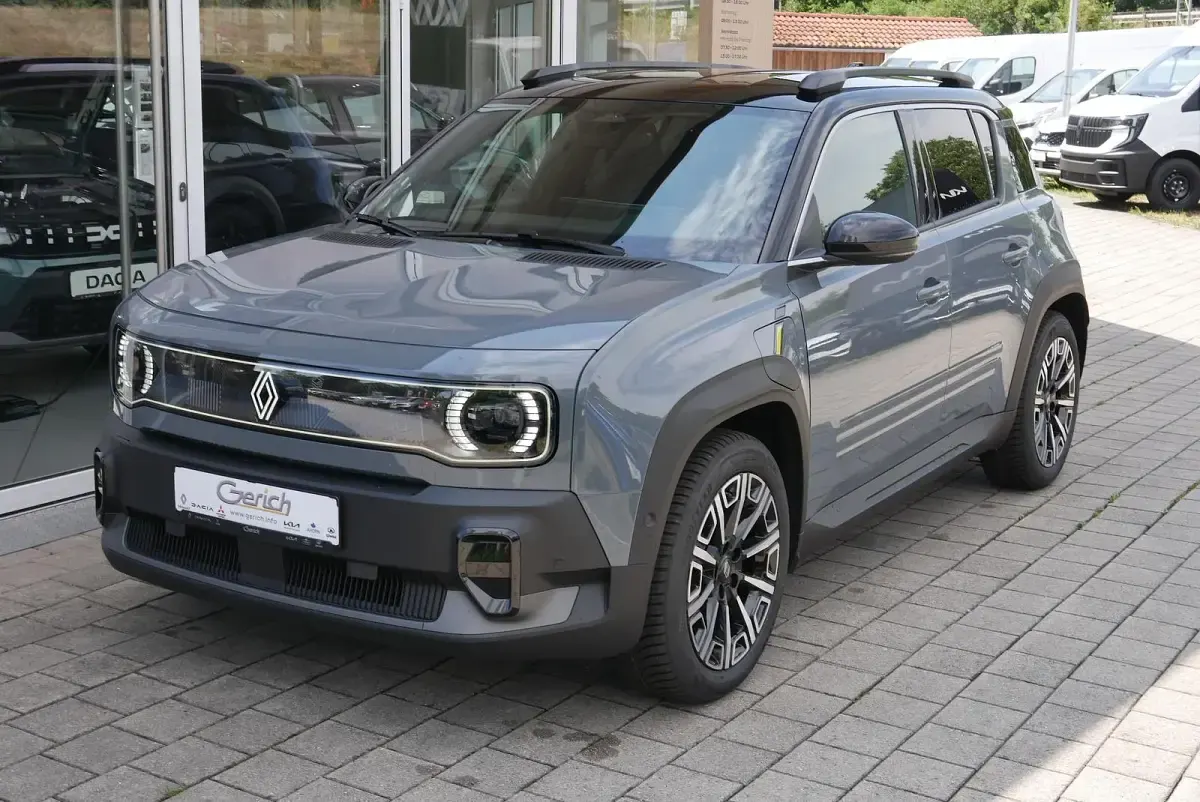 Gebraucht Renault R4 Iconic 77 kW (106 PS) 2026 Limousine