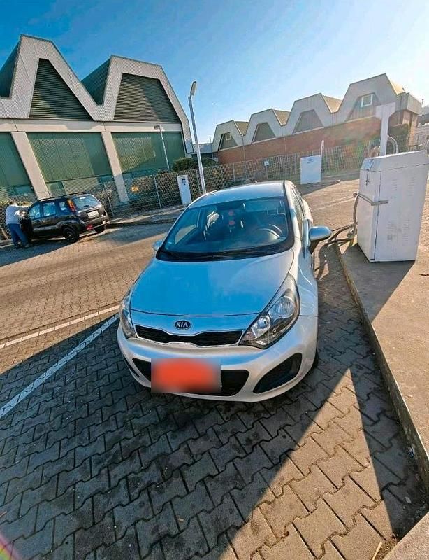 Usata Kia Rio 109 CV (80 kW) 2014 Argento Utilitaria