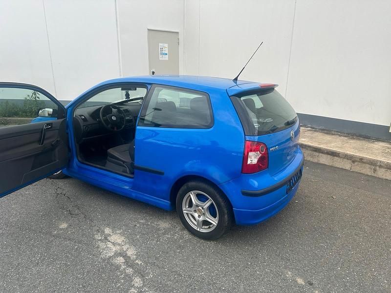 Blau Gebraucht 2001 VW Polo Kleinwagen | 500 € - Bild 1/4