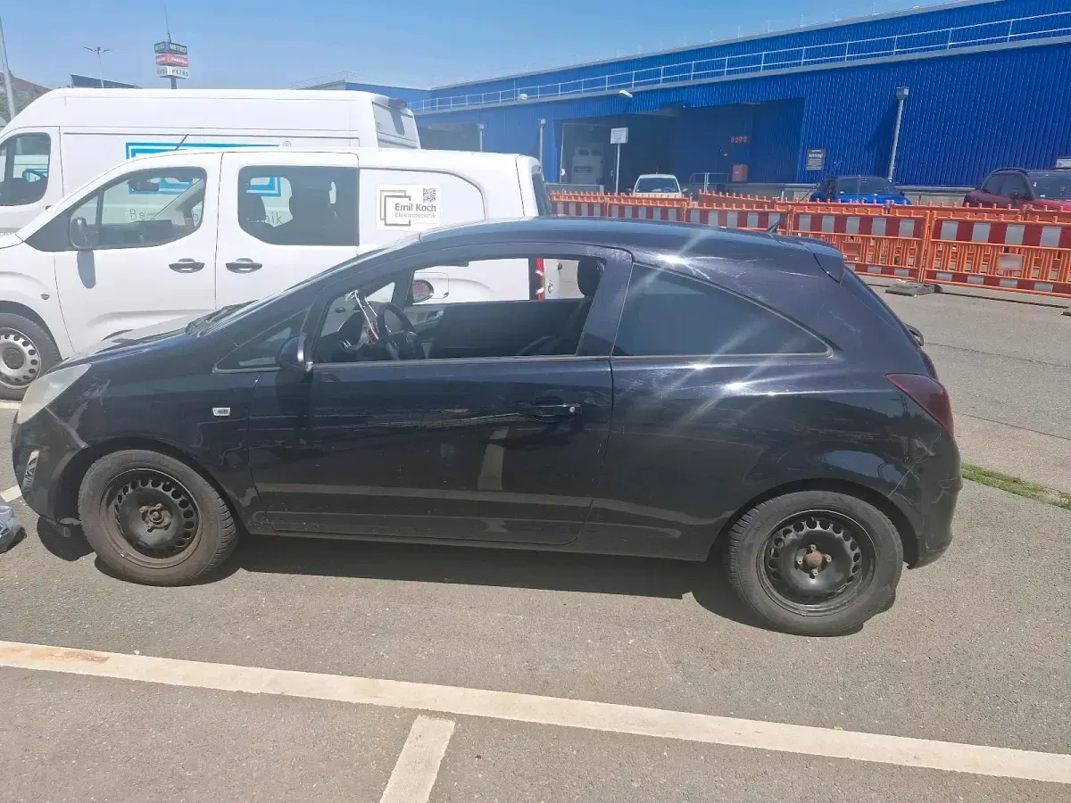 Gebraucht Opel Corsa 86 PS (63 kW) 2011 Schwarz Kleinwagen
