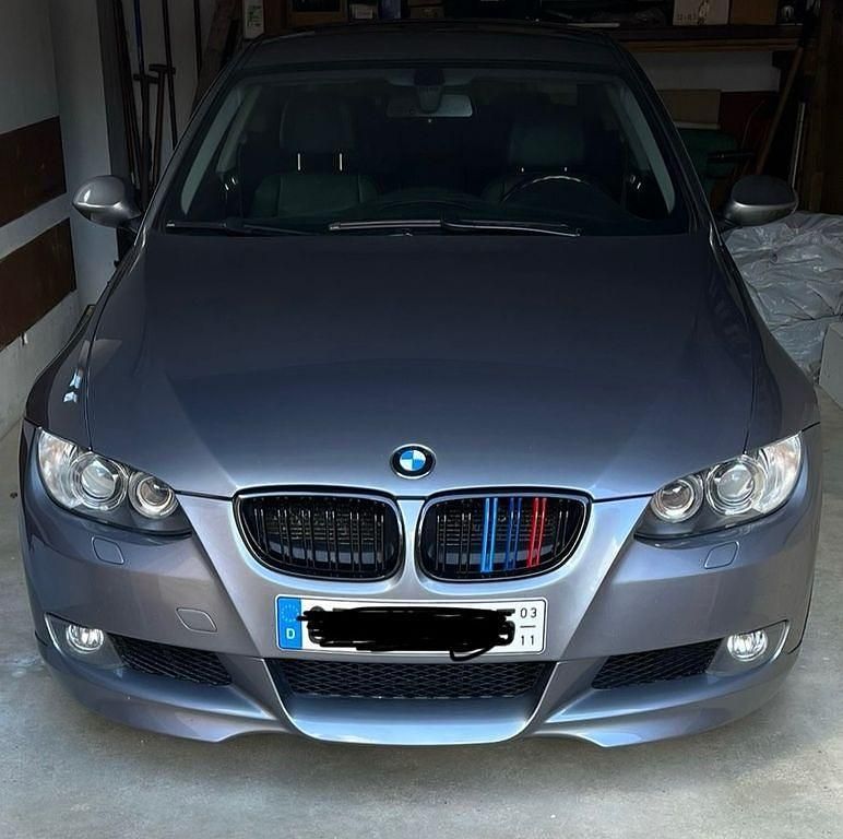 Grau Gebraucht 2006 BMW 335 Sport Line Coupé | 14.999 € (Fairer Preis) - Bild 1/4