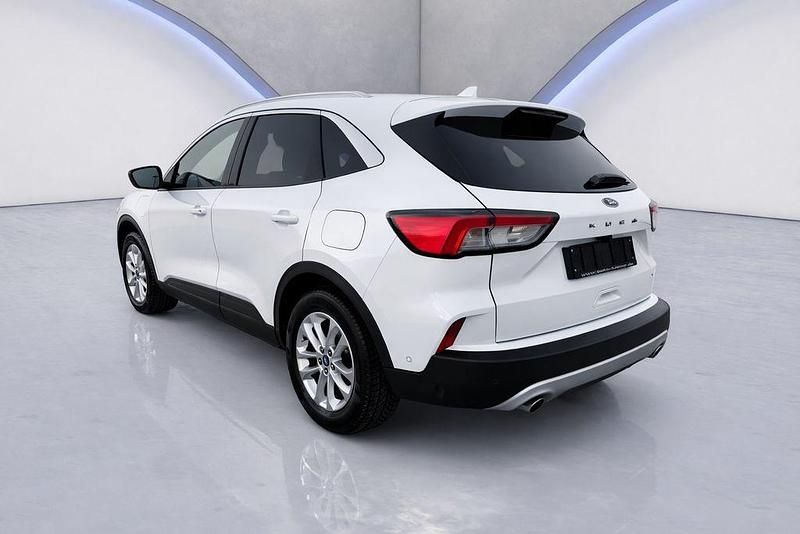 Gebraucht Ford Kuga Titanium 152 PS (111 kW) 2021 Weiß SUV