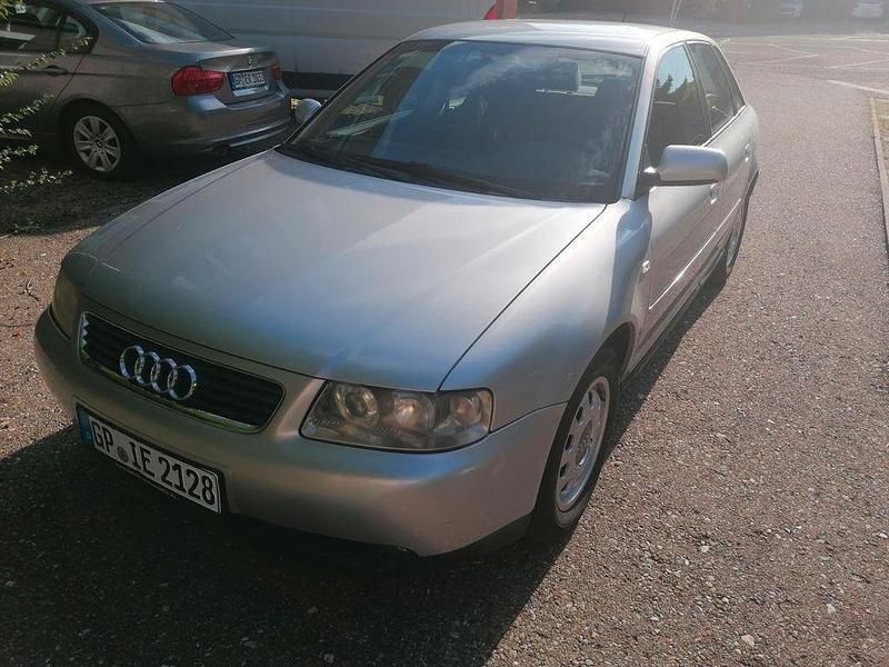Silber Gebraucht 2003 Audi A3 Ambition Limousine | 2.290 € (Fairer Preis) - Bild 1/4