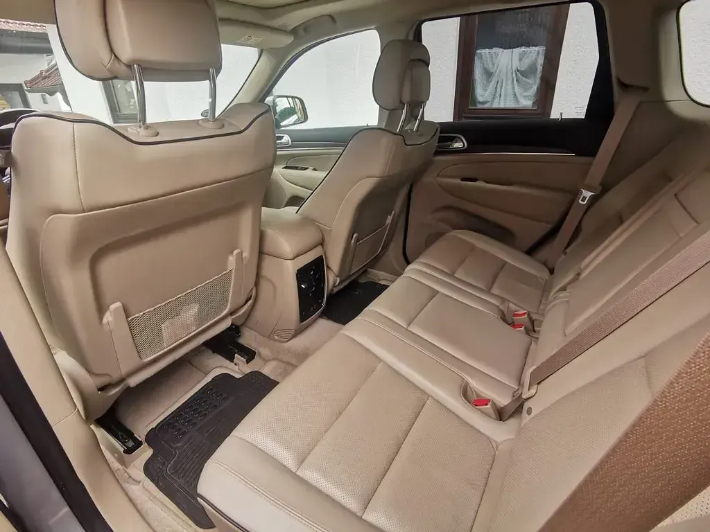 Gebraucht Jeep Grand Cherokee 250 PS (183 kW) 2018 Grau SUV