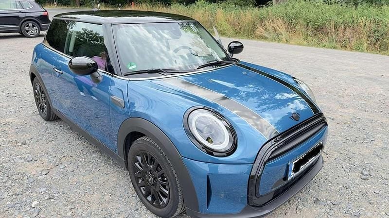 Blau Gebraucht 2023 Mini Cooper Classic Kleinwagen | 23.000 € (Fairer Preis) - Bild 1/4