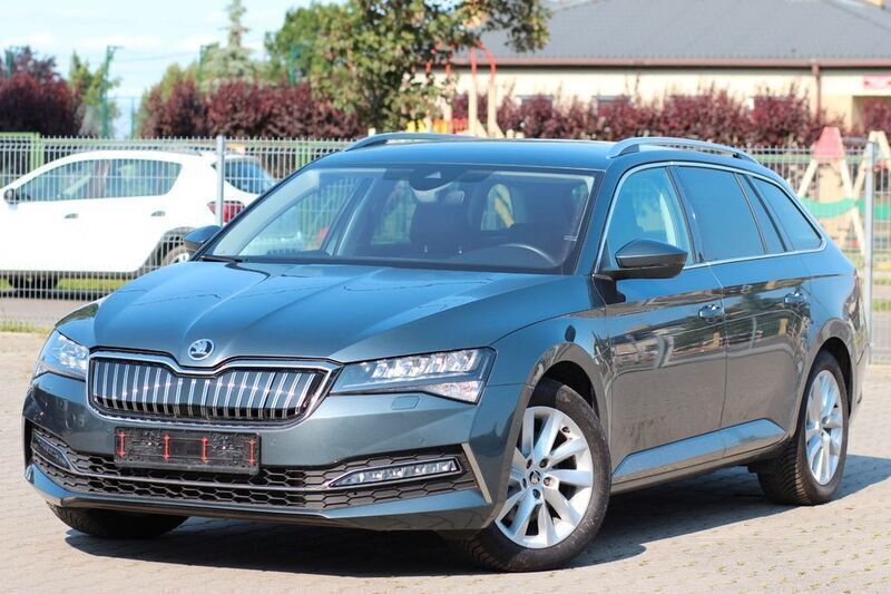 Gebraucht Skoda Superb Style 156 PS (114 kW) 2020 Grau Kombi