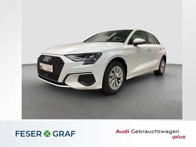 Ibisweiß Gebraucht 2022 Audi A3 e-tron Kleinwagen | 21.780 € (Superpreis) - Bild 1/4