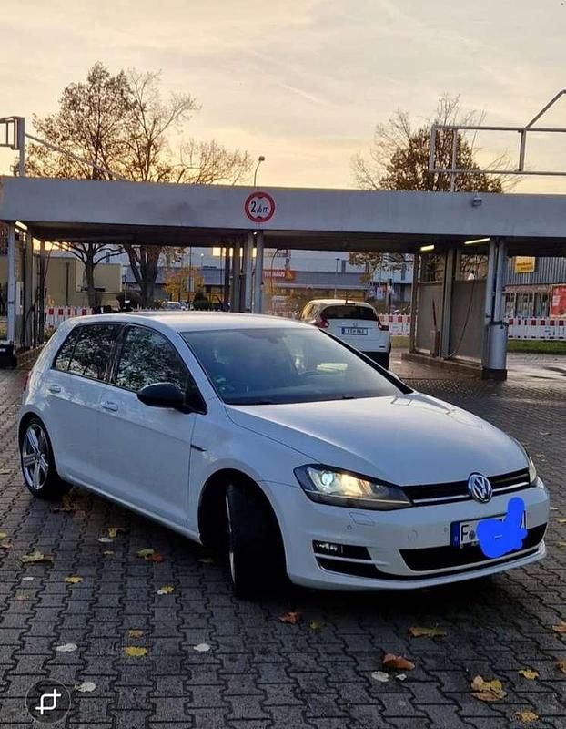 Gebraucht VW Golf VII Edition 150 PS (110 kW) 2015 Weiß Limousine
