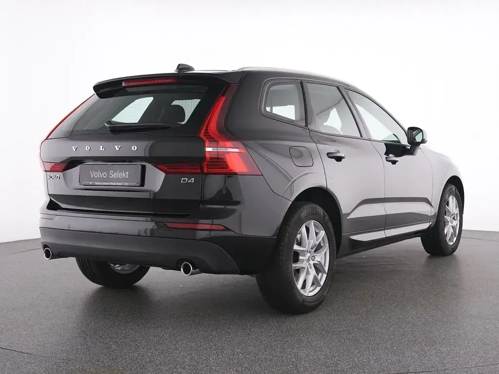 Gebraucht Volvo XC60 Momentum 190 PS (139 kW) 2019 Schwarz onyx black / metallic SUV