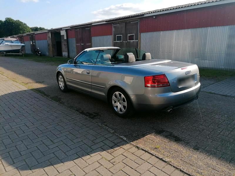 Gebraucht Audi A4 Cabriolet 165 PS (121 kW) 2007 Grau Cabrio