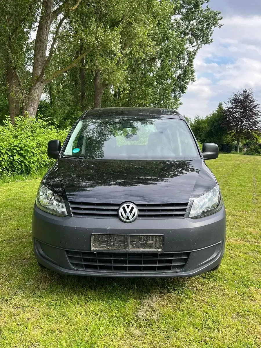 Gebraucht VW Caddy 102 PS (75 kW) 2013 Schwarz Van / Kleinbus