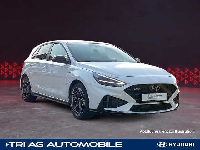 Atlas white / sol Gebraucht 2024 Hyundai i30 N Line Limousine | 25.990 € (Fairer Preis) - Bild 1/4