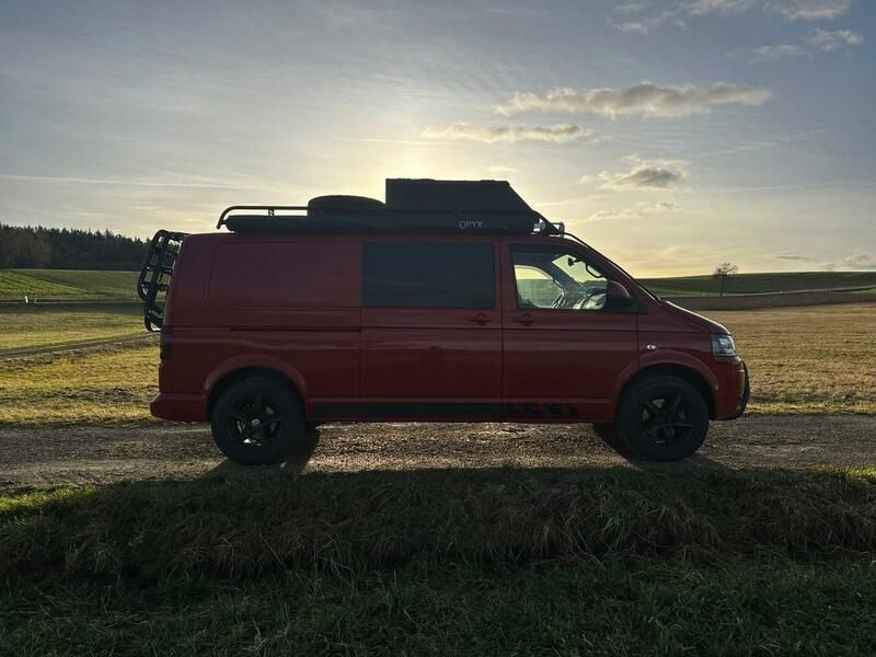 Rot Gebraucht 2012 VW T5 Van | 15.000 € - Bild 1/4