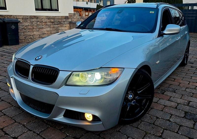 Silber Gebraucht 2010 BMW 325 M Sport Kombi | 10.999 € (Etwas zu teuer) - Bild 1/4
