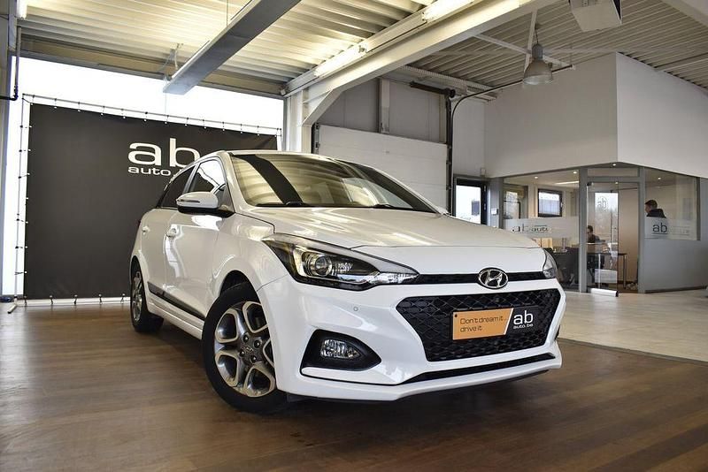 Gebraucht Hyundai i20 120 PS (88 kW) 2019 Weiß Kleinwagen