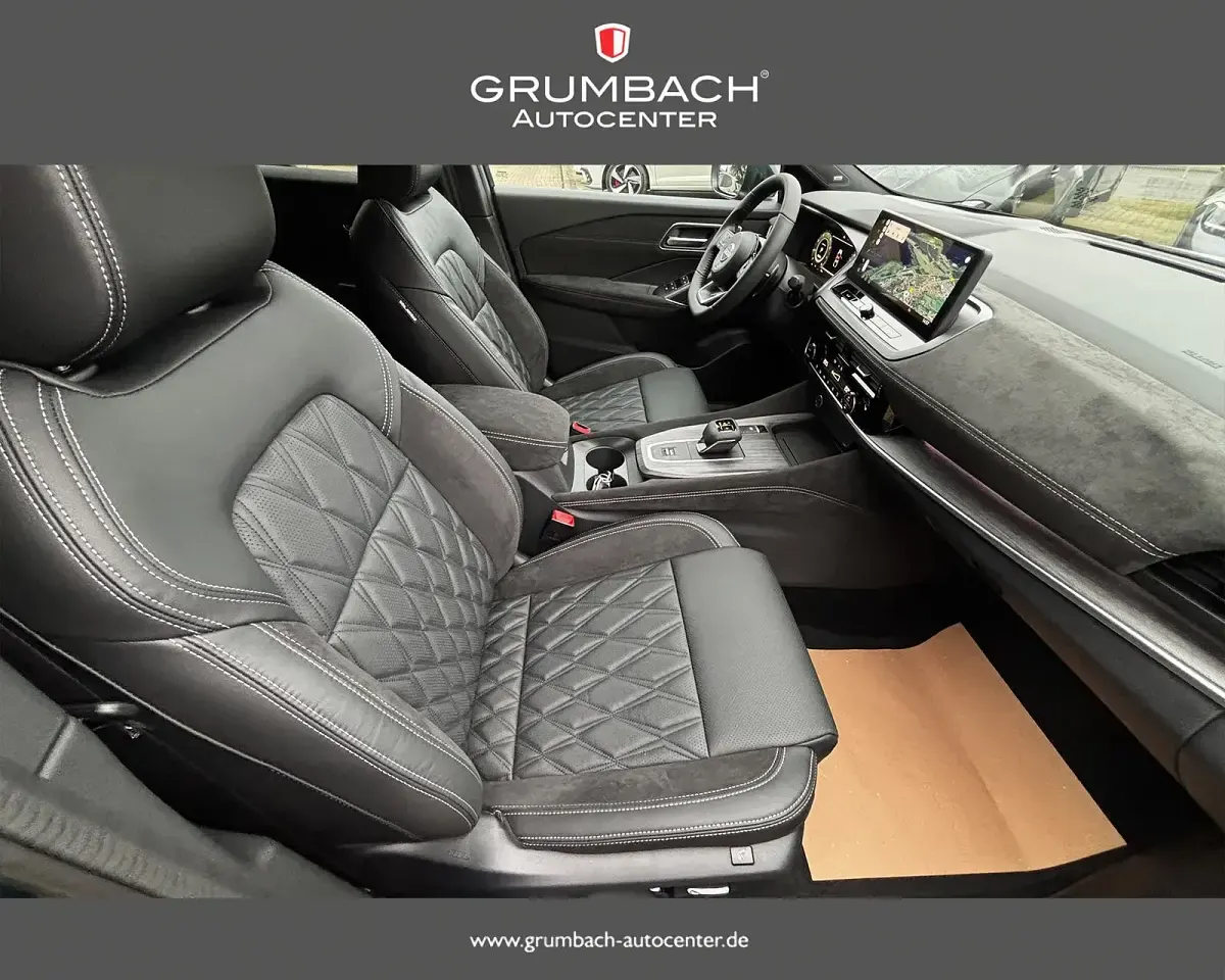 Neu Nissan Qashqai Premium Edition 158 PS (116 kW) 2025 Xex ceramic grey dach black SUV