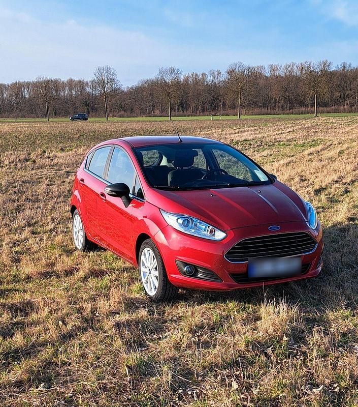 Gebraucht Ford Fiesta Titanium 82 PS (60 kW) 2017 Rot Kleinwagen