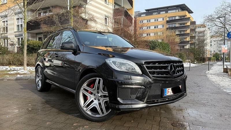 Gebraucht Mercedes ML63 AMG AMG 525 PS (386 kW) 2012 Schwarz SUV