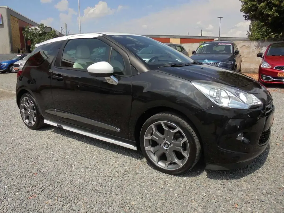 Gebraucht Citroën DS3 Prestige 156 PS (114 kW) 2012 Schwarzmetallic Limousine