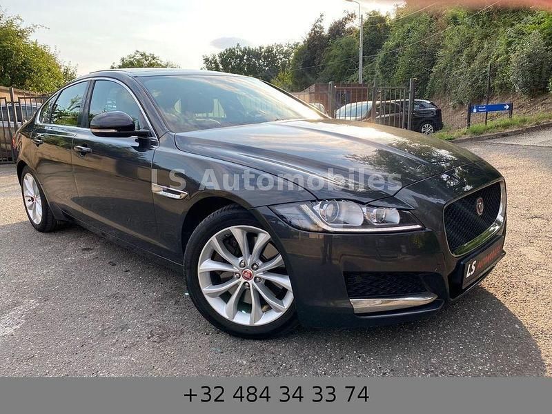 Grau Gebraucht 2016 Jaguar XF Limousine | 11.499 € (Guter Preis) - Bild 1/4