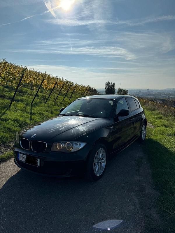 Second-hand BMW 116 116 CP (85 kW) 2010 Negru Hatchback