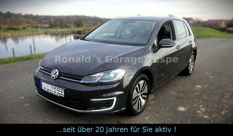 Gebraucht VW Golf 100 kW (136 PS) 2020 Grau Limousine