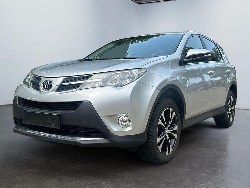 Silber Gebraucht 2016 Toyota RAV4 Edition SUV | 12.550 € (Superpreis) - Bild 1/4