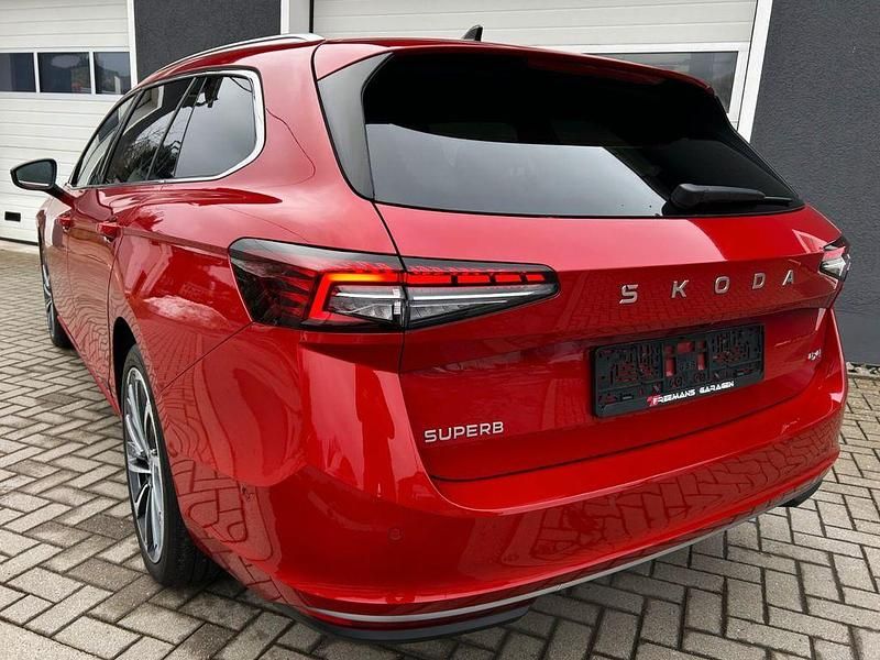 Gebraucht Skoda Superb Suite 193 PS (141 kW) 2024 Rot Kombi