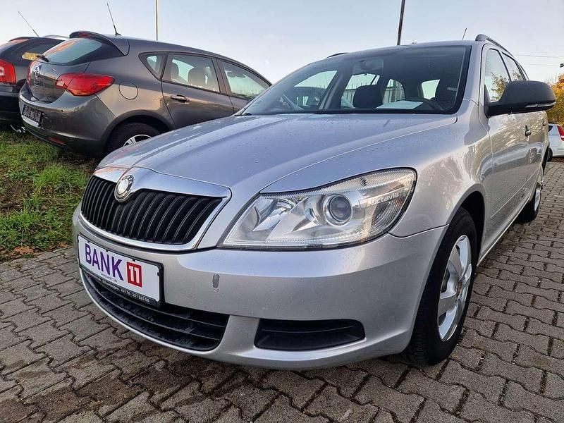 Silber Gebraucht 2009 Skoda Octavia Ambiente Kombi | 3.300 € (Fairer Preis) - Bild 1/4