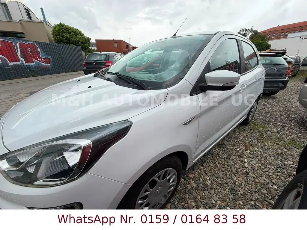 Gebraucht Ford Ka Plus Basis 69 PS (50 kW) 2019 Weiß Kleinwagen