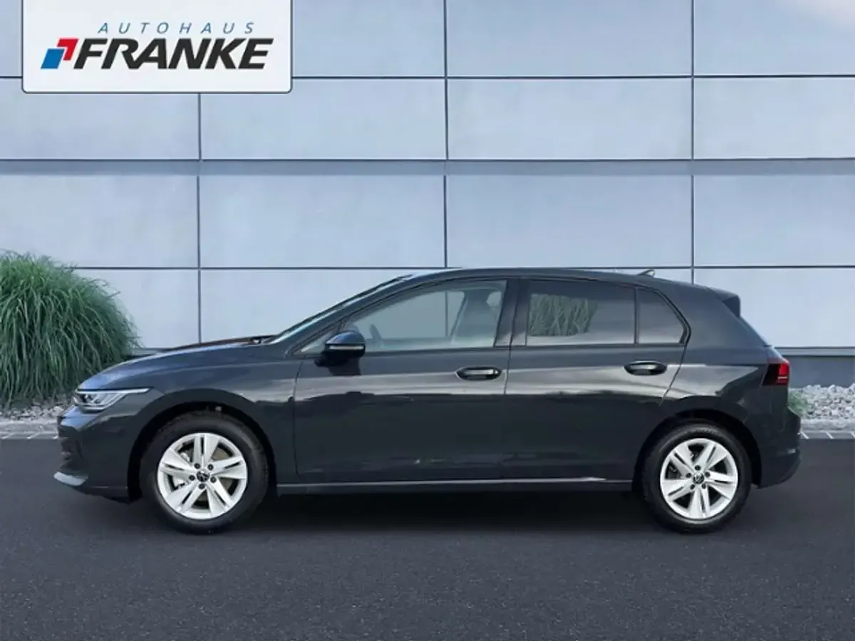 Gebraucht VW Golf VIII Life 116 PS (85 kW) 2025 Grau Limousine