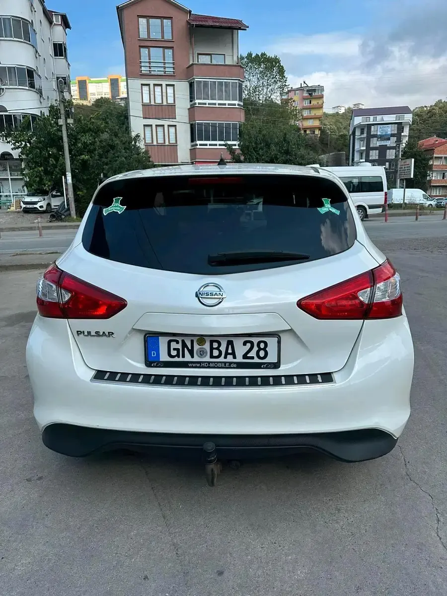 Gebraucht Nissan Pulsar 116 PS (85 kW) 2018 Weiß Kleinwagen