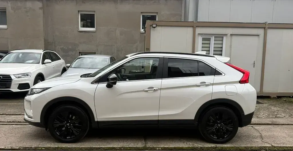 Gebraucht Mitsubishi Eclipse Cross Active 148 PS (108 kW) 2019 Weiß SUV