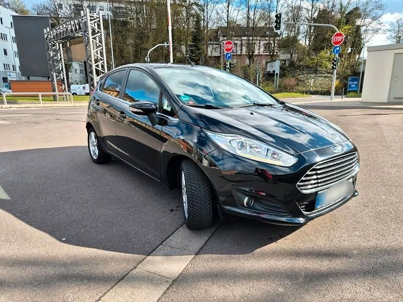 Gebraucht Ford Fiesta Titanium 101 PS (74 kW) 2012 Schwarz Kleinwagen