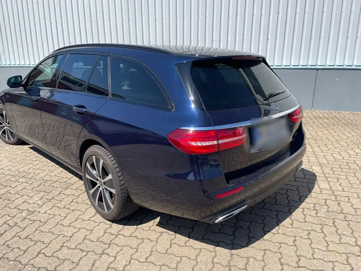 Gebraucht Mercedes E300 Avantgarde 245 PS (180 kW) 2018 Blau Kombi