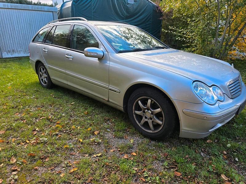 Silber Gebraucht 2003 Mercedes C180 Kombi | 1.200 € (Superpreis) - Bild 1/4
