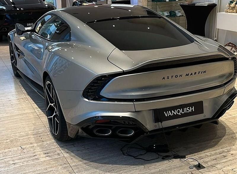 Neu Aston Martin Vanquish 835 PS (614 kW) 2025 Silber