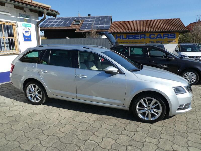 Silber Gebraucht 2019 Skoda Octavia Premium Edition Kombi | 15.990 € (Fairer Preis) - Bild 1/4