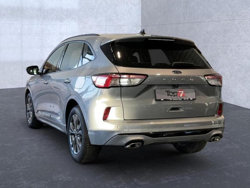 Gebraucht Ford Kuga ST-Line 120 PS (88 kW) 2023 Solar silver (silber) SUV