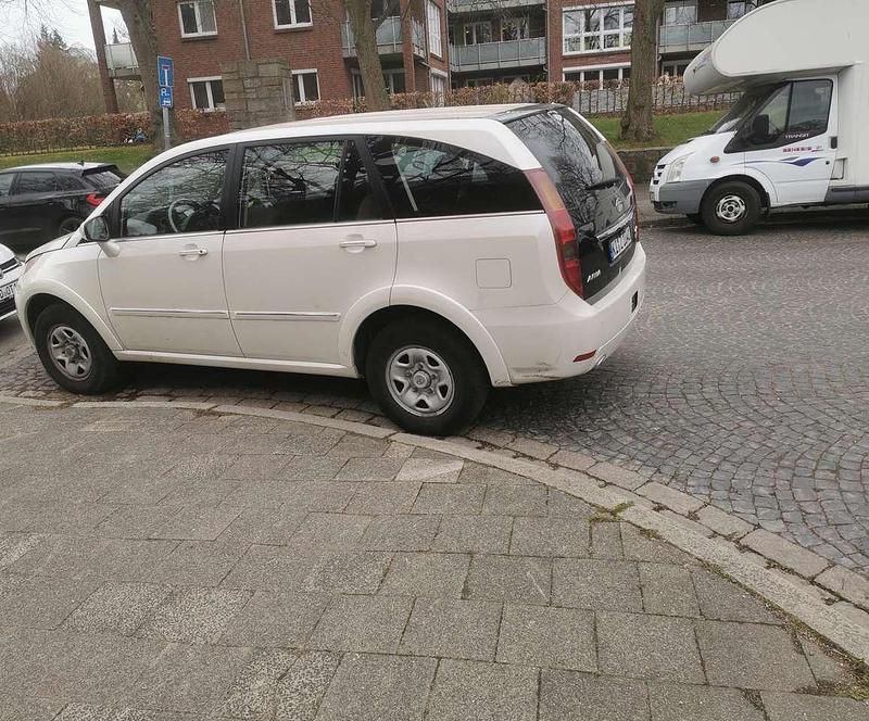 Gebraucht Tata Aria 150 PS (110 kW) 2014 Weiß Van / Kleinbus
