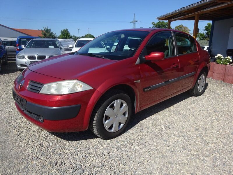 Rot Gebraucht 2004 Renault Mégane II Expression Limousine | 750 € (Guter Preis) - Bild 1/4