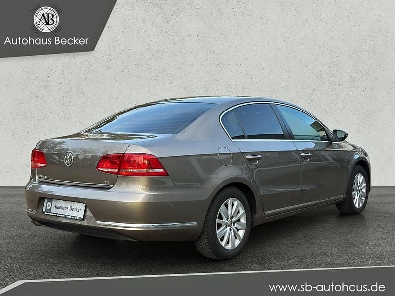 Gebraucht VW Passat Comfortline 122 PS (89 kW) 2014 Braun Limousine