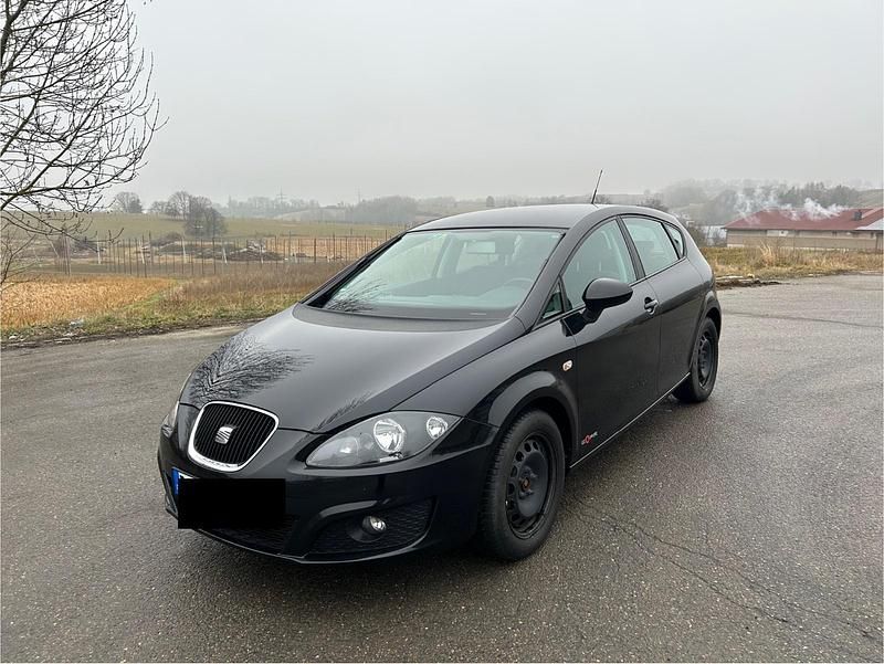 Schwarz Gebraucht 2012 Seat Leon Kleinwagen | 4.500 € (Superpreis) - Bild 1/4