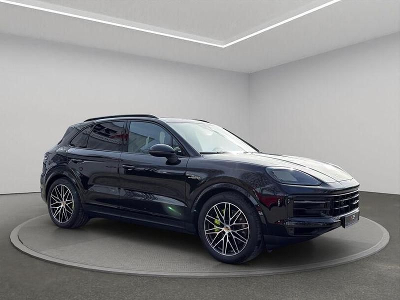 Second-hand Porsche Cayenne 471 CP (346 kW) 2023 Negru SUV