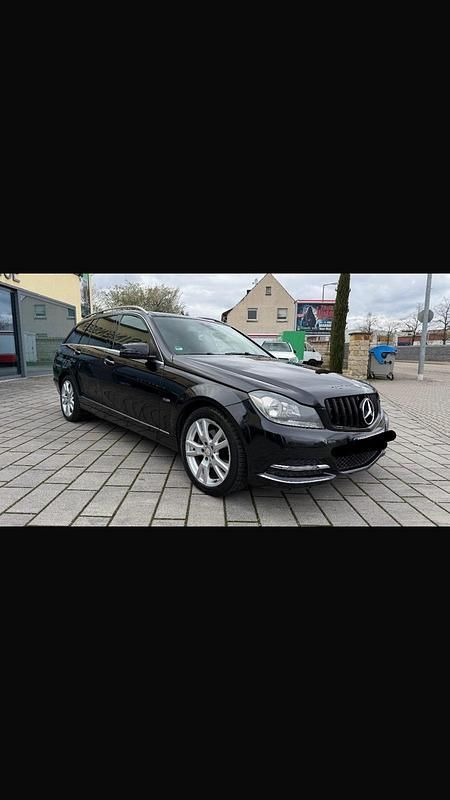 Gebraucht Mercedes C220 170 PS (125 kW) 2012 Schwarz Kombi