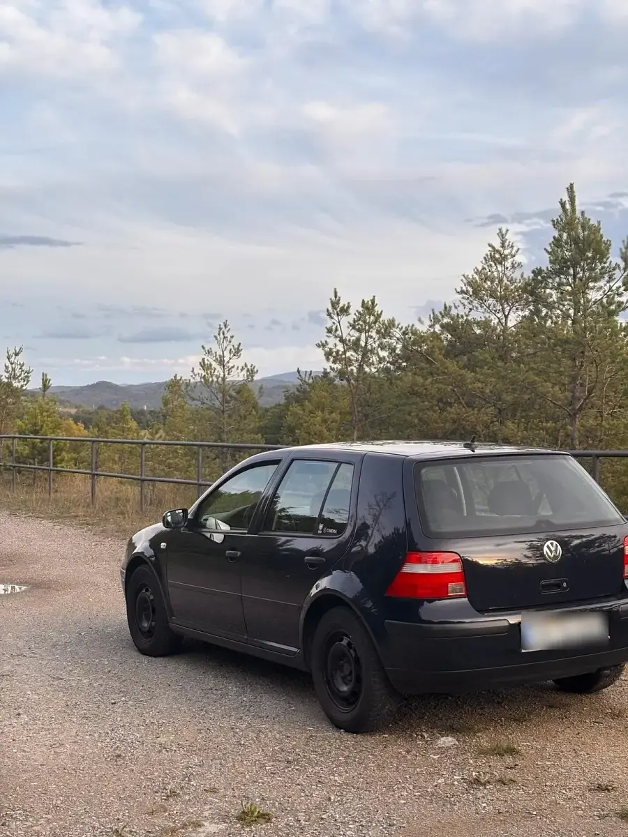 Gebraucht VW Golf IV 105 PS (77 kW) 2003 Blau Kleinwagen