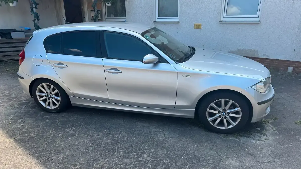 Gebraucht BMW 118 136 PS (100 kW) 2009 Silber Kleinwagen